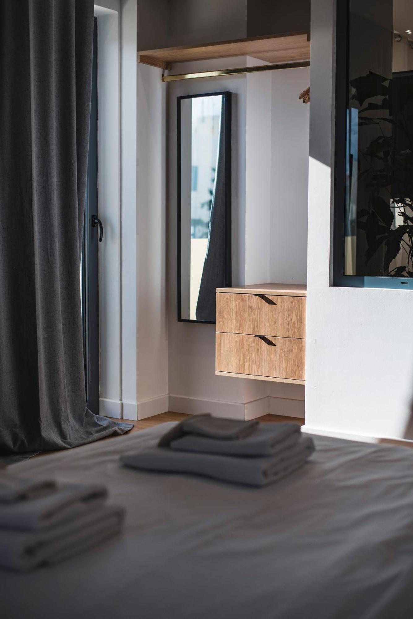White Harmony, 2 Bedroom Apartment Афины Экстерьер фото
