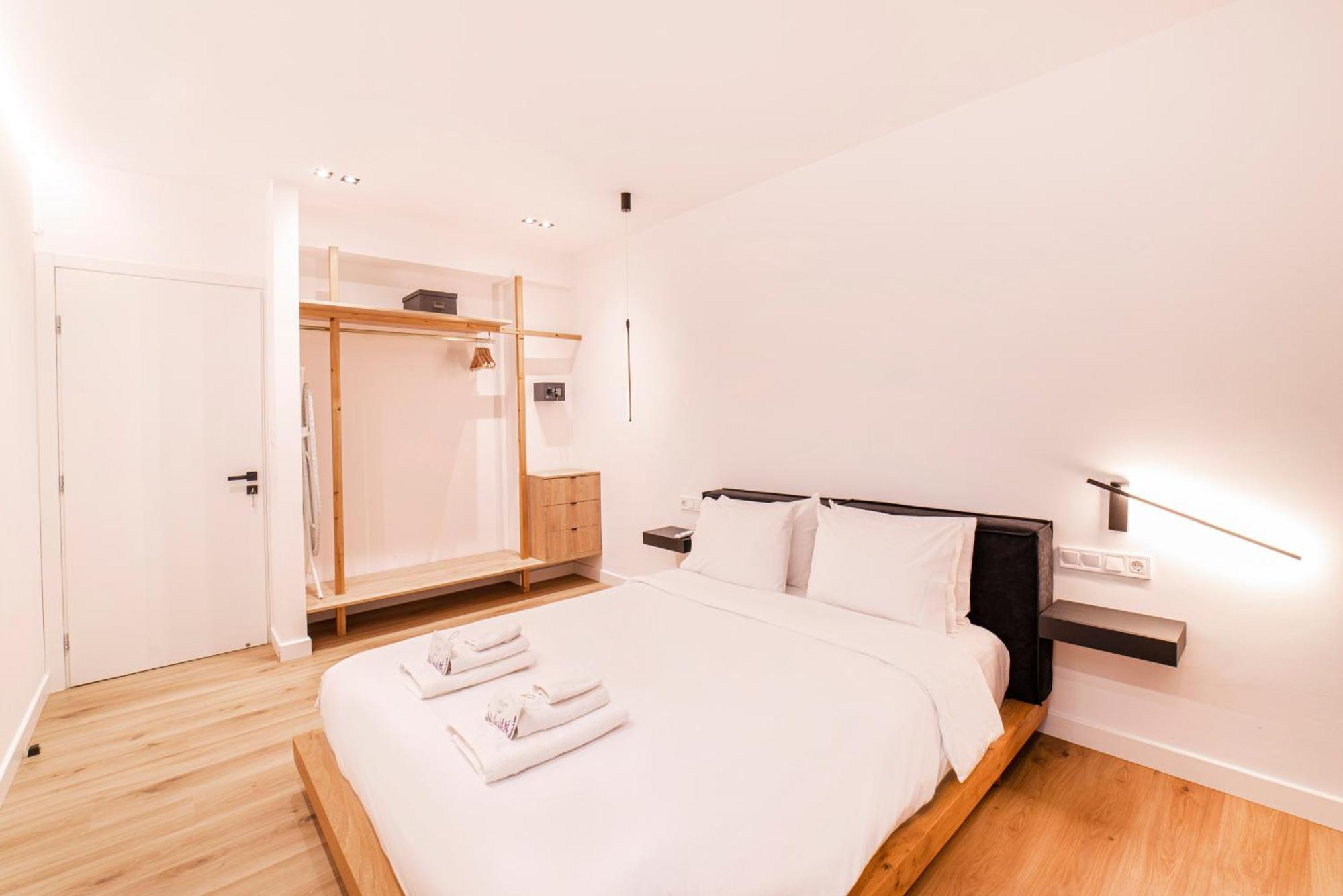 White Harmony, 2 Bedroom Apartment Афины Экстерьер фото